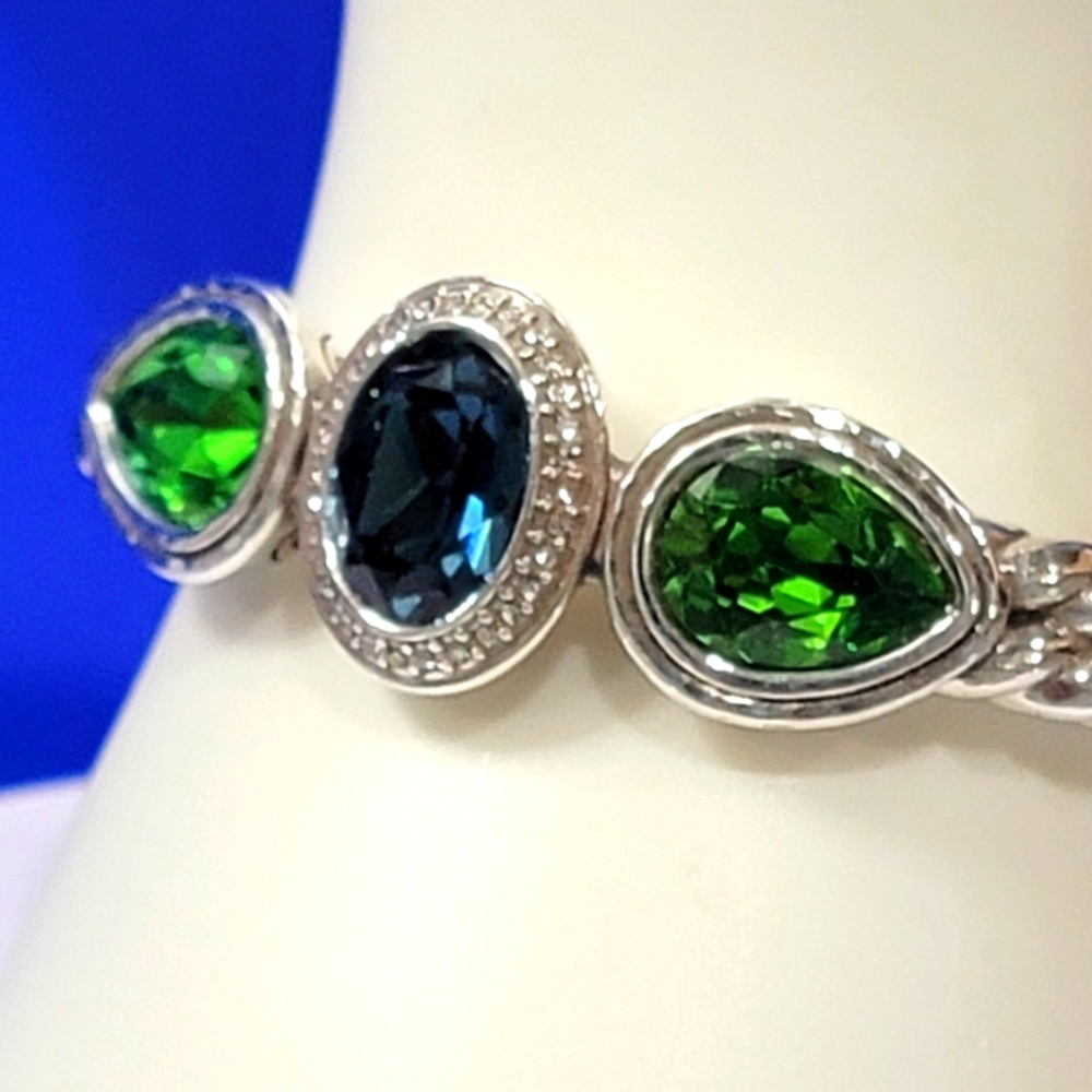 BRIGHTON RETIRED EMERALD ISLE MAGNETIC HINGED BANGLE BRACELET NWOT - Picture 2 of 9